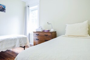 3 bedrooms, WiFi, bed sheets