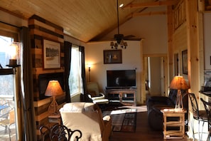 Smart TV y chimenea