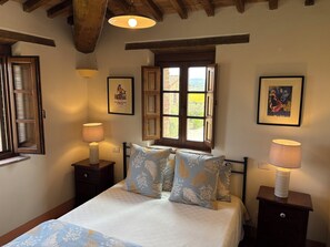 3 Schlafzimmer, Schreibtisch, Bügeleisen/Bügelbrett, kostenloses WLAN