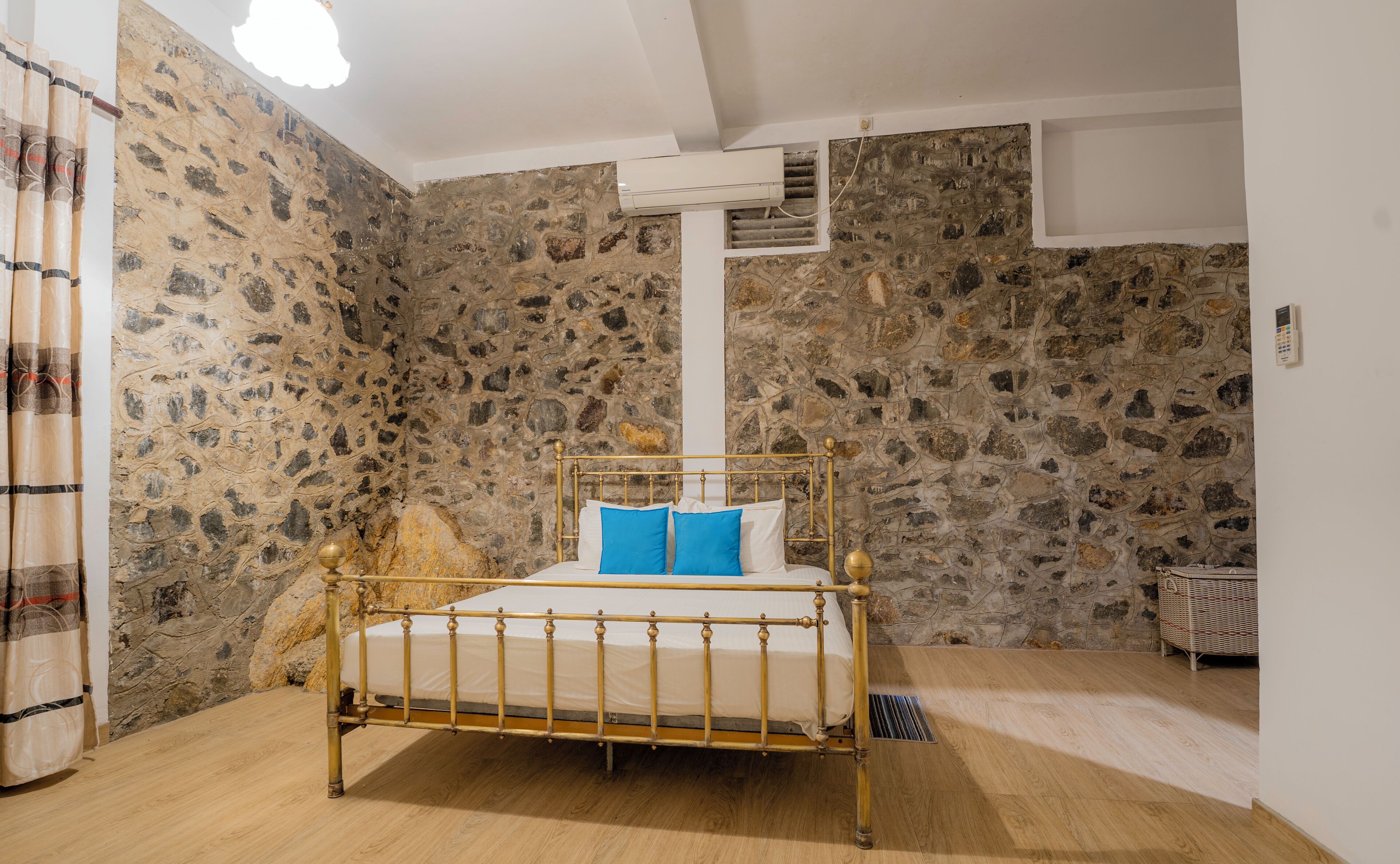 Luxury Double Room, 1 Katil Raja (King) | 1 bilik tidur, meja, kalis bunyi, seterika/papan seterika 