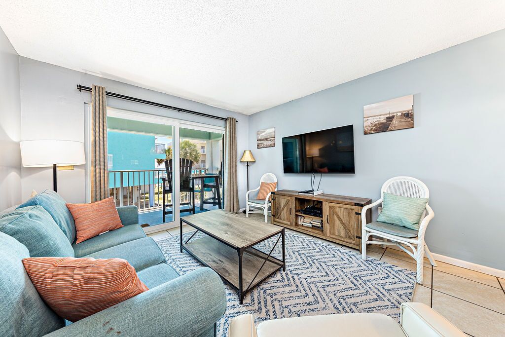 Fantastic Rates! BOOK NOW AND SAVE!*RENOVATED NEW BEDS with POOL* 2BR/1BA*