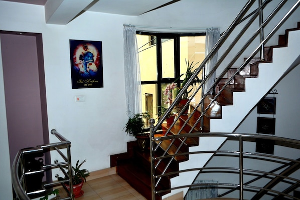 Staircase - Hotel Lakeway Inn (Pokhara)