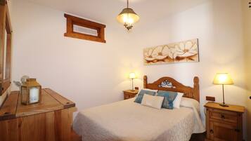 2 slaapkamers, een strijkplank/strijkijzer, gratis wifi, beddengoed