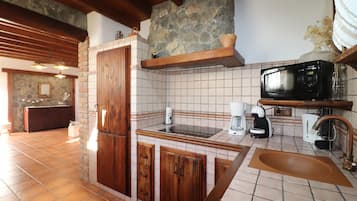 Réfrigérateur, micro-ondes, four, lave-vaisselle