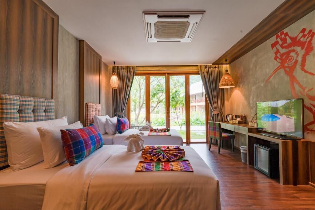 Premium bedding, down duvets, minibar, in-room safe