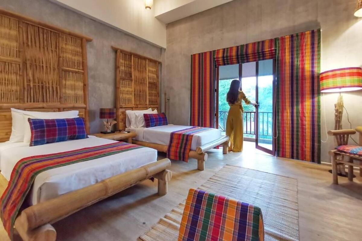 Premium bedding, down duvets, minibar, in-room safe