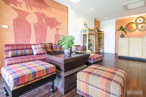 Kroppsbehandlingar, aromaterapi, klassisk massage och thaimassage