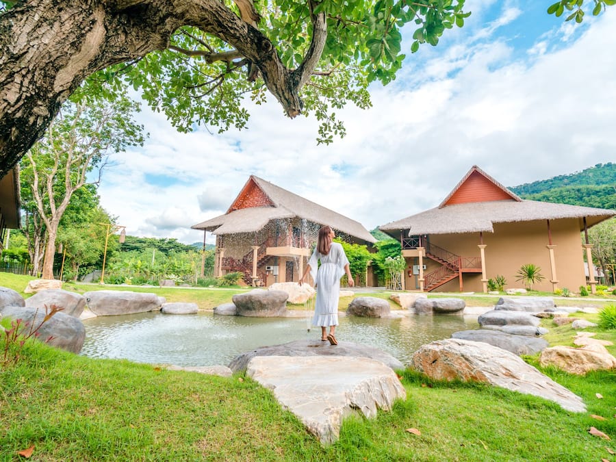 40-inch flat-screen TV with cable channels, TV