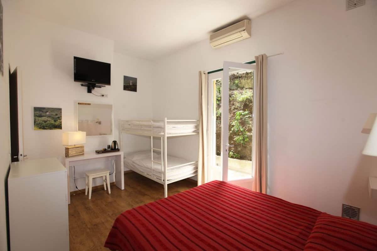 Classic Quadruple Room