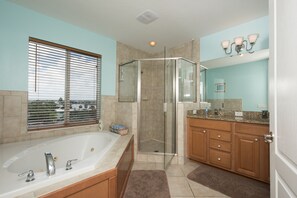 Jetted tub, hair dryer, towels, soap - 4 BR Clearwater Beach Townhouse • Hot Tub • Rooftop Lounge • Beach/Gulf Views (Clearwater)