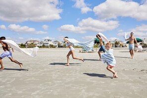 Nära stranden och strandhanddukar