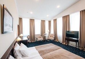 Business Room | Minibar, desk, blackout curtains, soundproofing - Sun Hotel (Irkutsk)