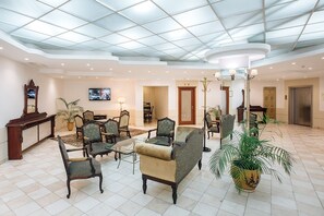 Lobby sitting area - Sun Hotel (Irkutsk)