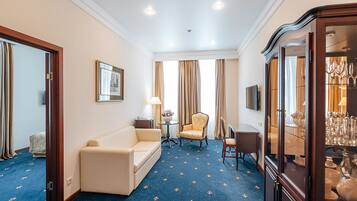 Businessstudiosviitti | Oleskelualue | Plasmatelevisio