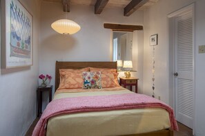 1 chambre, fer et planche à repasser, accès au Wi-Fi (inclus)