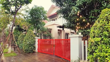 Villa, 5 slaapkamers (Red Gate) | 5 slaapkamers, een bureau