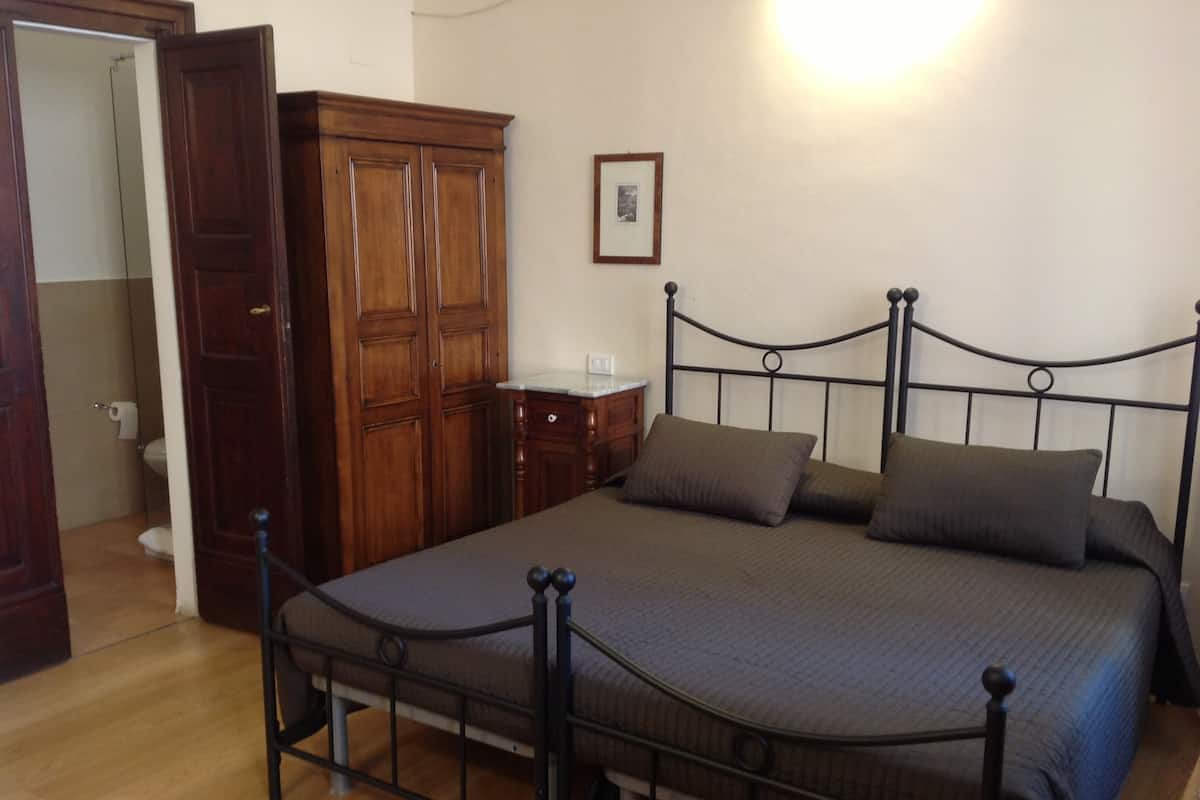 Soundproofing, free cribs/infant beds, free WiFi, bed sheets