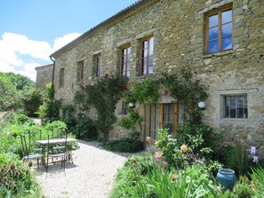 Terrace/patio - La Ferme de la Condamine (Saint-André-de-Rosans)