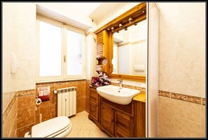 Hair dryer, bidet, towels - Sailor's Cabin with DoYouBnb Concierge (Rome)