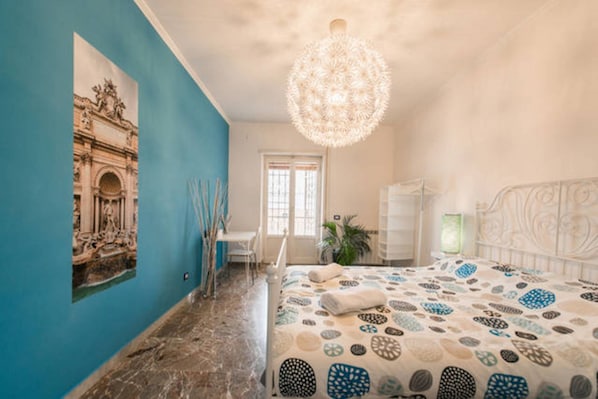 Individually decorated, desk, iron/ironing board, free cots/infant beds - Sailor's Cabin with DoYouBnb Concierge (Rome)