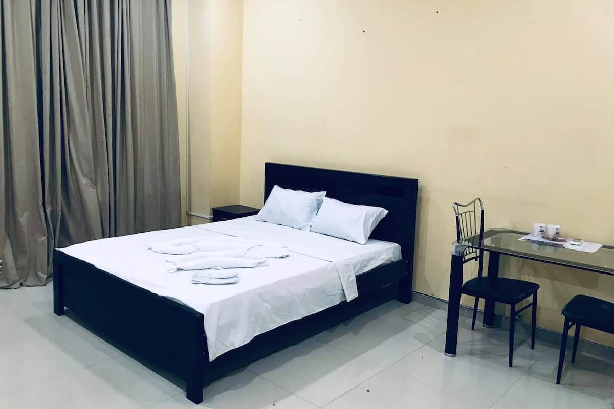 Double Room | Premium bedding, desk, laptop workspace, soundproofing