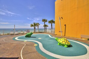 Property grounds - Splash 106E - Gulf Front, Community Pool, Kids Waterpark, Lazy River, Game Room! (Panama City Beach)