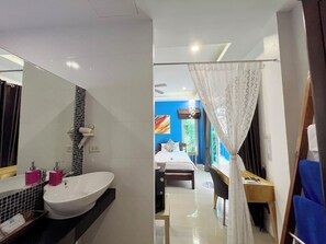 Bathroom - The Snug Airportel (Sa Khu)