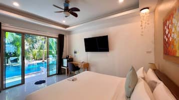 Standard Room, 1 King Bed, Pool Access | In-room safe, desk, blackout curtains, free WiFi