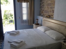 Minibar, odada kasa, ses yalıtımı, ücretsiz kablosuz İnternet 