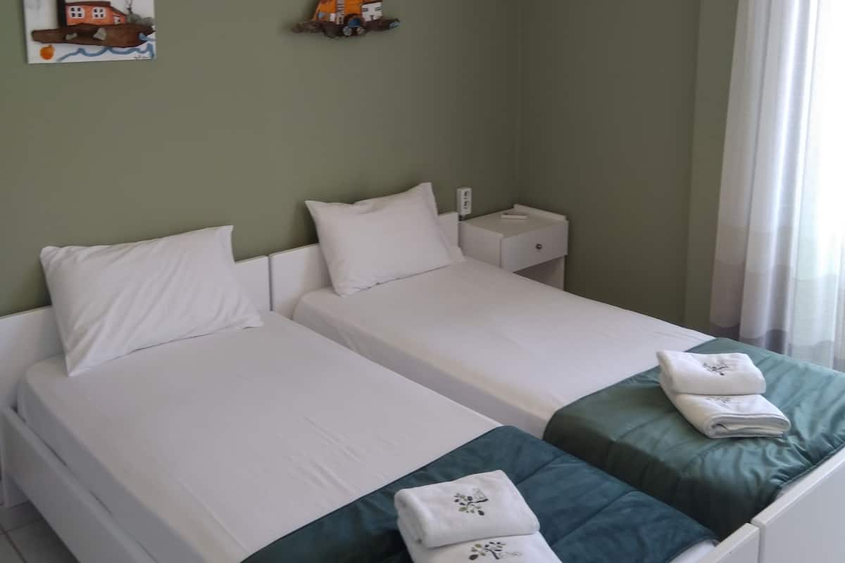 Egyptian cotton sheets, soundproofing, iron/ironing board