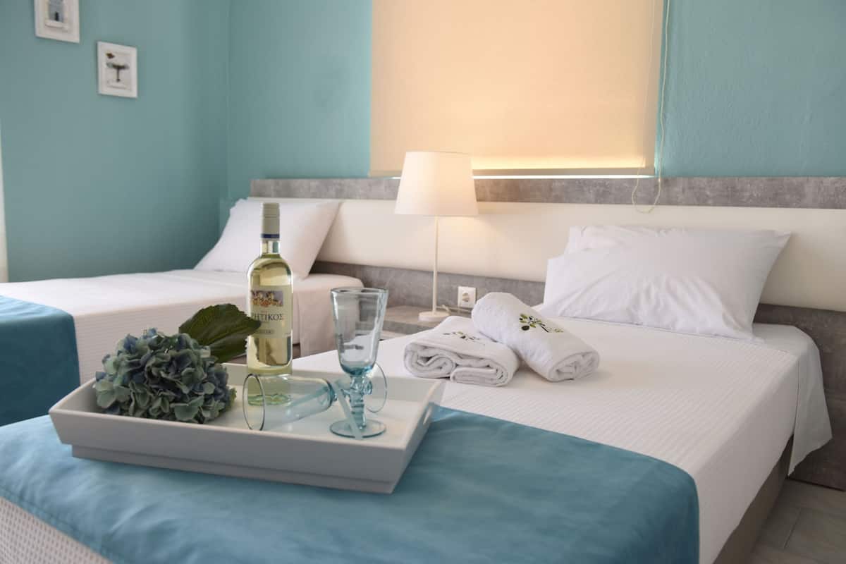 Studio, Balcony | Egyptian cotton sheets, soundproofing, iron/ironing board