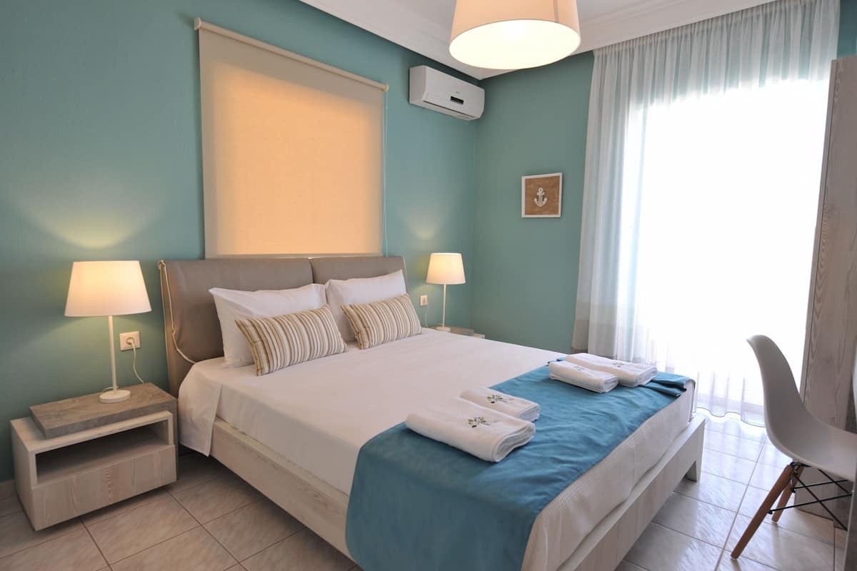 Apartment, 1 Bedroom (3 Adults) | Egyptian cotton sheets, soundproofing, iron/ironing board