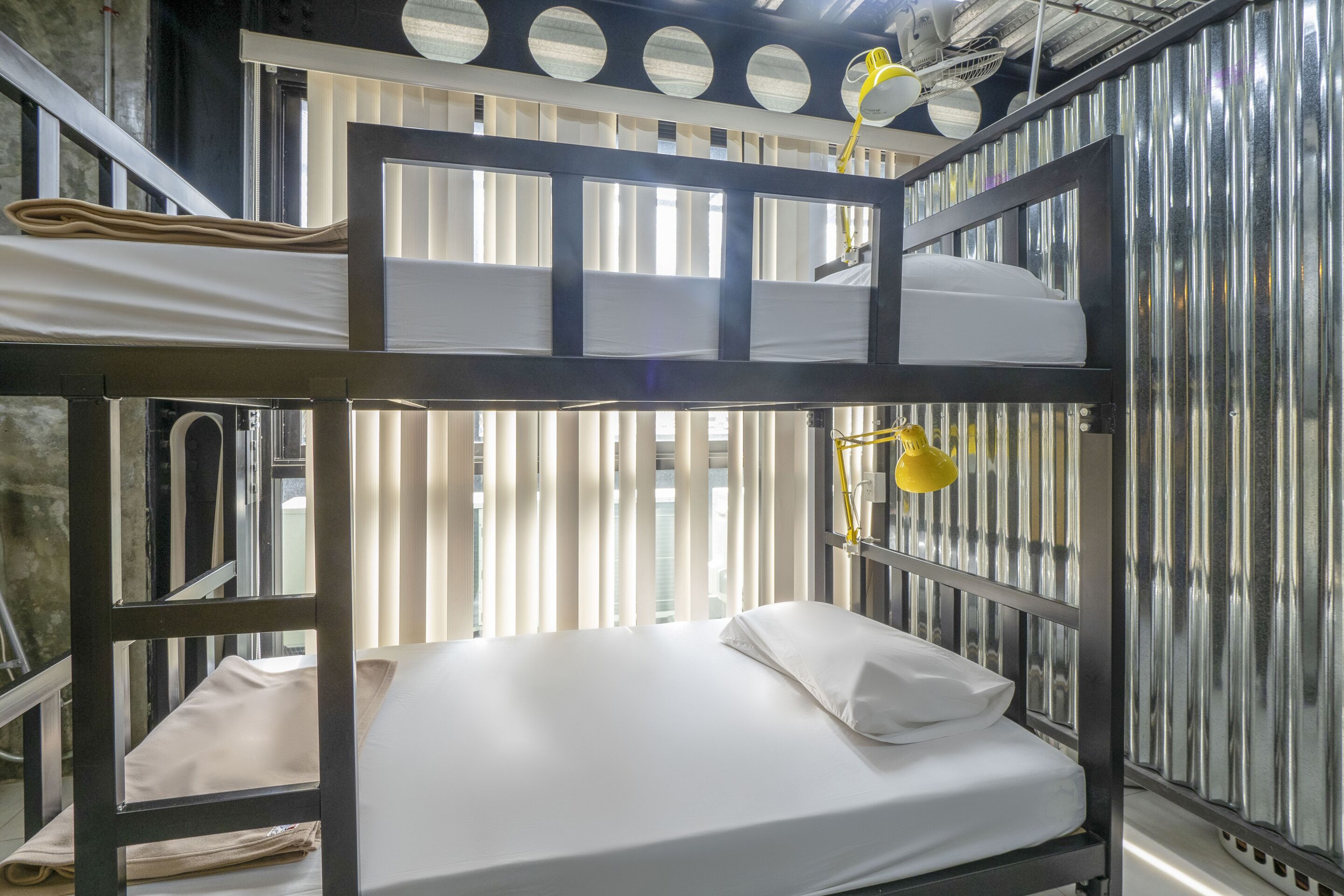 Shared Dormitory, Mixed Dorm | Free WiFi, bed sheets