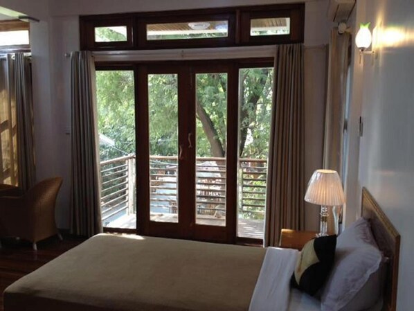 Bureau, Wi-Fi gratuit, draps fournis