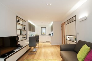 Superior-Apartment, 2 Schlafzimmer (St Christophers Place A) | Hochwertige Bettwaren, Zimmersafe, Bügeleisen/Bügelbrett, Babybetten