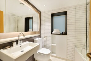 Superior Apartment, 1 Bedroom (St Christophers Place D) | Bathroom