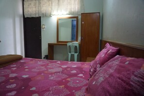 Standard Double Room with Air-Conditioner | Wi-Fi de cortesia