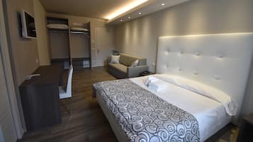 Minibar, bureau, chambres insonorisées, Wi-Fi gratuit