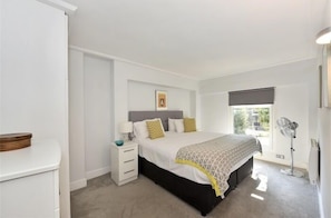 Executive Apartment, 1 Bedroom | Individually furnished, iron/ironing board, free WiFi, bed sheets - Camden Serviced Apartments by Globe (London)