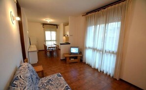 Apartment, 3 Schlafzimmer (anmD) | Wohnbereich