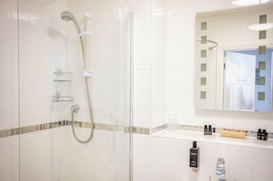 Ropa de cama de alta calidad y escritorio