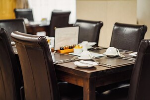 Free daily English breakfast