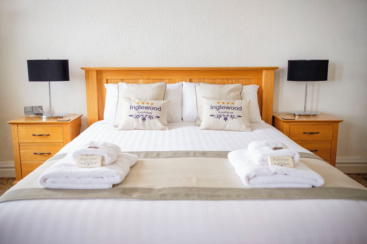 Premium bedding, desk, iron/ironing board, free wired Internet