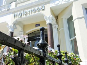 Entrada de la propiedad