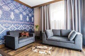 Tallelokero huoneessa, pimennysverhot, ilmainen Wi-Fi, vuodevaatteet