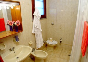 Douche, bidet