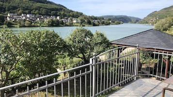 Deluxe-Doppelzimmer, Balkon, Flussblick | Blick auf das Wasser