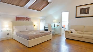 Junior Studio Suite | Premium bedding, minibar, individually decorated, individually furnished