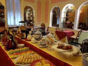 Buffet - B&B Villa Gavina (Gavi)