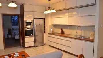 Apartment, 1 Bedroom | Private kitchenette